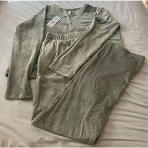 NWT Bliss sage green loungewear set